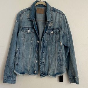 LAST CHANCE⚡️BEFORE CONSIGNMENT Distressed Jean Jacket